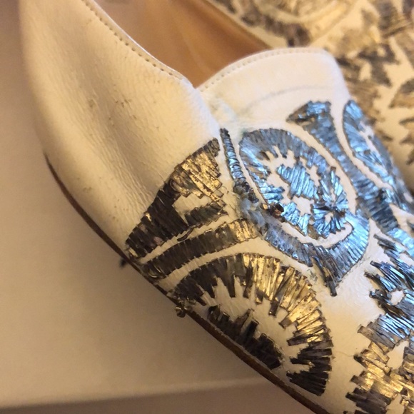 Manolo Blahnik White Leather Mules w/silver embroidery. - Picture 7 of 11